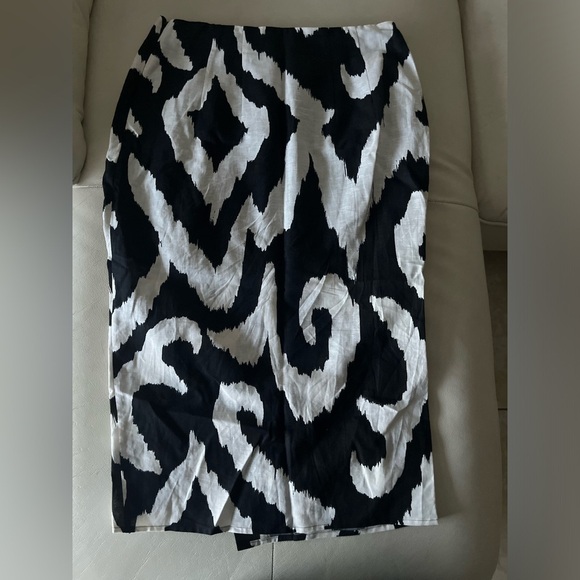 Printed Super High Waisted Linen-Blend Draped Midi Skirt - Picture 3 of 5
